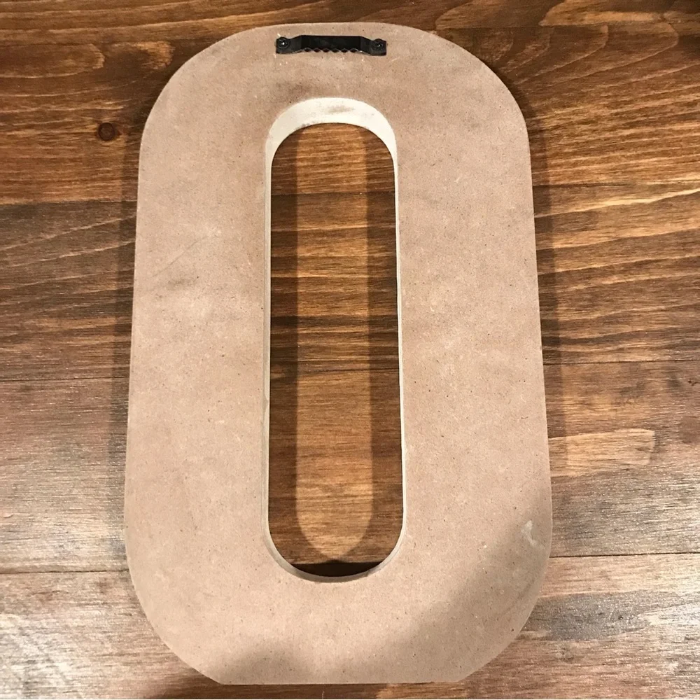 ▪️Whitewashed Letter “O” Decor - Picture 3 of 6